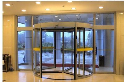 贛州兩翼豪華自動(dòng)旋轉(zhuǎn)門(mén)直銷廠家 鋁型材優(yōu)選與中鋁網(wǎng)的專業(yè)之選